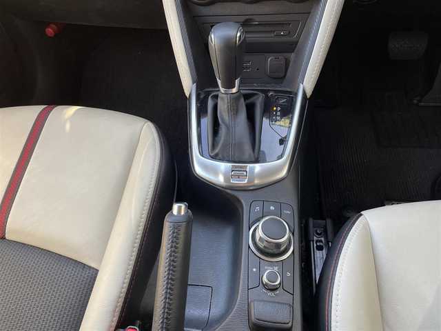 マツダ デミオ 13S ツーリング Lパッケージ 愛知県 2016(平28)年 7.2万km ブルーリフレックスマイカ (株)IDOMが運営する【じしゃロン豊川店】の自社ローン専用車両になります。こちらは現金またはオートローンご利用時の価格です。自社ローンご希望の方は別途その旨お申付け下さい/マツダコネクトナビ/フルセグTV/ETC/セーフティパッケージ/LEDヘッドライト/純正15インチアルミホイール/ステアリングスイッチ/オートエアコン/オフホワイト革ブラッククロスコンビシート/シートヒーター/プッシュスタートボタン/アドバンストキーレスエントリーシステム/SRSエアバック（運転席・助手席・サイド）