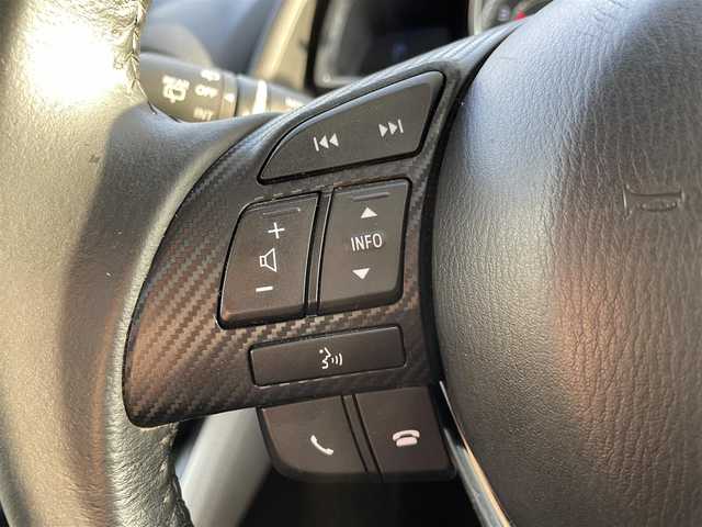 マツダ デミオ 13S ツーリング Lパッケージ 愛知県 2016(平28)年 7.2万km ブルーリフレックスマイカ (株)IDOMが運営する【じしゃロン豊川店】の自社ローン専用車両になります。こちらは現金またはオートローンご利用時の価格です。自社ローンご希望の方は別途その旨お申付け下さい/マツダコネクトナビ/フルセグTV/ETC/セーフティパッケージ/LEDヘッドライト/純正15インチアルミホイール/ステアリングスイッチ/オートエアコン/オフホワイト革ブラッククロスコンビシート/シートヒーター/プッシュスタートボタン/アドバンストキーレスエントリーシステム/SRSエアバック（運転席・助手席・サイド）