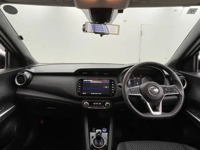 日産 キックス X 茨城県 2021(令3)年 2.2万km ピュアブラック 純正ナビ［MM521D-L］/フルセグ再生可/アラウンドビューモニター/プロパイロット/レーダークルーズコントロール/純正ビルトインETC/ドライブレコーダー