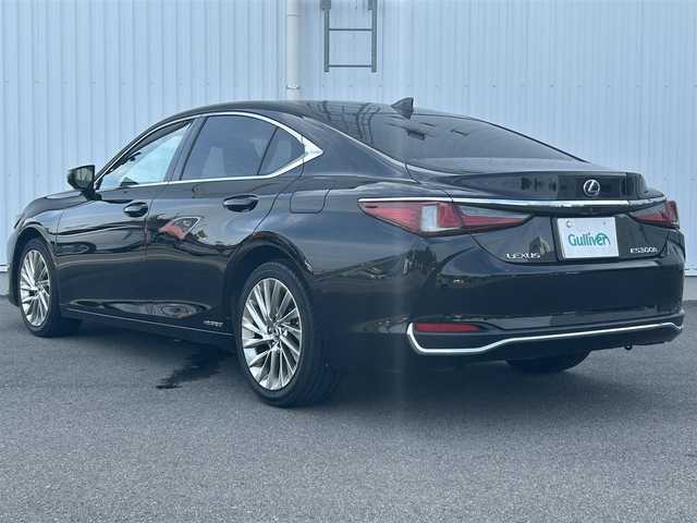 レクサス ＥＳ 300h バージョンL 愛媛県 2020(令2)年 4.3万km ブラック サンルーフ/純正メーカーナビ/Bluetooth/フルセグTV/CD・DVD/バックカメラ/全方位カメラ/BSM/追従型クルーズコントロール/ドラレコ前後/USB入力端子/電動リアゲート/全席シートヒーター/前席エアシート/前後コーナーセンサー/レザーシート/横滑り防止装置/レーンキープアシスト/衝突被害軽減システム/スペアキー/オートLED/Wサイドエアバッグ/ETC/純正フロアマット