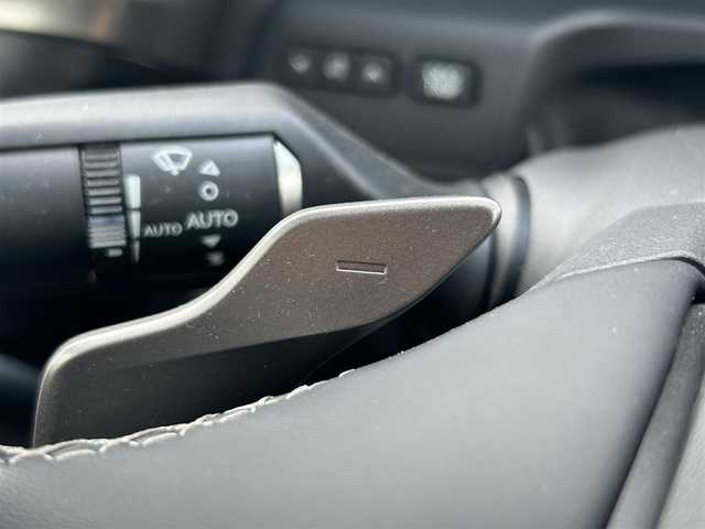 レクサス ＥＳ 300h バージョンL 愛媛県 2020(令2)年 4.3万km ブラック サンルーフ/純正メーカーナビ/Bluetooth/フルセグTV/CD・DVD/バックカメラ/全方位カメラ/BSM/追従型クルーズコントロール/ドラレコ前後/USB入力端子/電動リアゲート/全席シートヒーター/前席エアシート/前後コーナーセンサー/レザーシート/横滑り防止装置/レーンキープアシスト/衝突被害軽減システム/スペアキー/オートLED/Wサイドエアバッグ/ETC/純正フロアマット