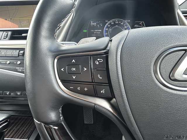 レクサス ＥＳ 300h バージョンL 愛媛県 2020(令2)年 4.3万km ブラック サンルーフ/純正メーカーナビ/Bluetooth/フルセグTV/CD・DVD/バックカメラ/全方位カメラ/BSM/追従型クルーズコントロール/ドラレコ前後/USB入力端子/電動リアゲート/全席シートヒーター/前席エアシート/前後コーナーセンサー/レザーシート/横滑り防止装置/レーンキープアシスト/衝突被害軽減システム/スペアキー/オートLED/Wサイドエアバッグ/ETC/純正フロアマット