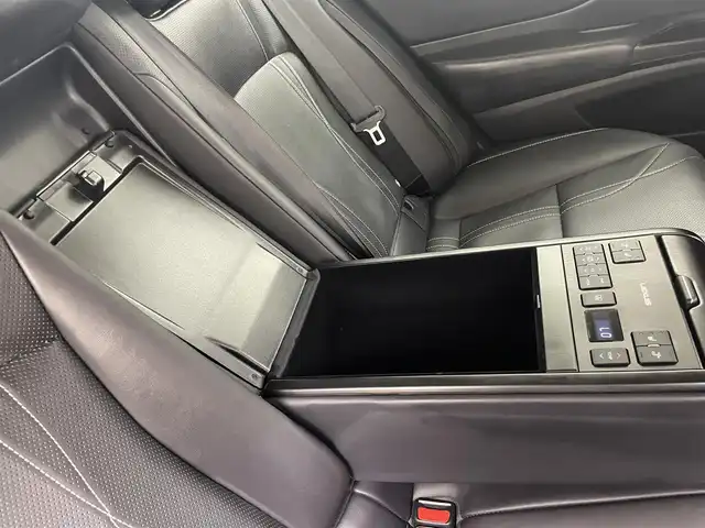 レクサス ＥＳ 300h バージョンL 茨城県 2019(平31)年 3.7万km ソニッククォーツ 純正12.3型ナビ/全方位カメラ/フルセグ/デジタルアウターミラー/デジタルインナーミラー/ムーンルーフ/HUD/TRDエアロ/TRDマフラー/置くだけ充電/衝突被害軽減ブレーキ/車線逸脱抑制装置/レーダークルーズコントロール/オートマチックハイビーム/クリアランスソナー/BSM/ETC2.0/ドラレコ/シートヒーター/ベンチレーション/ステアリングヒーター/AC100V/純正18インチAW/3眼LEDヘッドライト/スマートキー