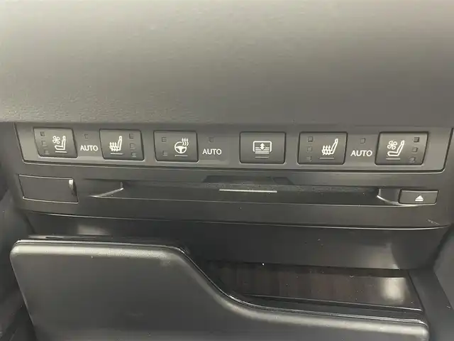 レクサス ＥＳ 300h バージョンL 茨城県 2019(平31)年 3.7万km ソニッククォーツ 純正12.3型ナビ/全方位カメラ/フルセグ/デジタルアウターミラー/デジタルインナーミラー/ムーンルーフ/HUD/TRDエアロ/TRDマフラー/置くだけ充電/衝突被害軽減ブレーキ/車線逸脱抑制装置/レーダークルーズコントロール/オートマチックハイビーム/クリアランスソナー/BSM/ETC2.0/ドラレコ/シートヒーター/ベンチレーション/ステアリングヒーター/AC100V/純正18インチAW/3眼LEDヘッドライト/スマートキー