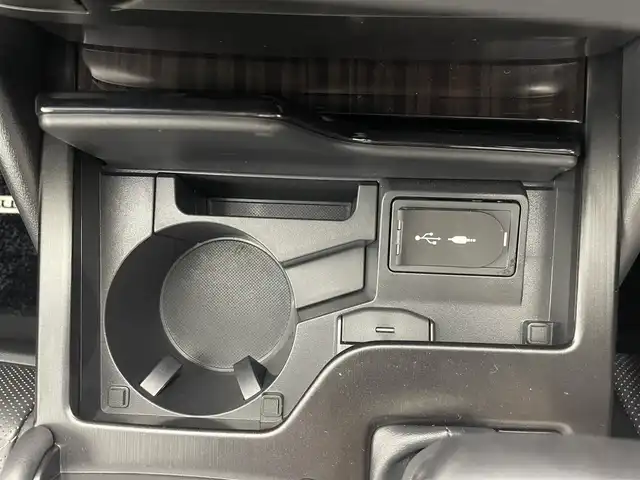 レクサス ＥＳ 300h バージョンL 茨城県 2019(平31)年 3.7万km ソニッククォーツ 純正12.3型ナビ/全方位カメラ/フルセグ/デジタルアウターミラー/デジタルインナーミラー/ムーンルーフ/HUD/TRDエアロ/TRDマフラー/置くだけ充電/衝突被害軽減ブレーキ/車線逸脱抑制装置/レーダークルーズコントロール/オートマチックハイビーム/クリアランスソナー/BSM/ETC2.0/ドラレコ/シートヒーター/ベンチレーション/ステアリングヒーター/AC100V/純正18インチAW/3眼LEDヘッドライト/スマートキー