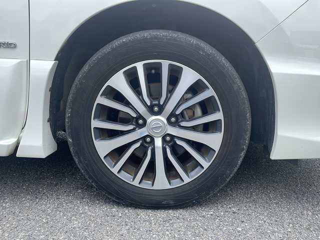 日産 セレナ ハイウェイスター Sハイブリッド 兵庫県 2014(平26)年 6.5万km ブリリアントホワイトパール 純正SDナビ/・BT/・CD/DVD/・フルセグTV/純正フリップダウンモニター/オートクルーズコントロール/レーン逸脱警報/純正アルミホイール/純正フロアマット/両側パワースライドドア/Wエアバック/LEDライト