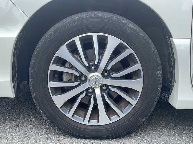 日産 セレナ ハイウェイスター Sハイブリッド 兵庫県 2014(平26)年 6.5万km ブリリアントホワイトパール 純正SDナビ/・BT/・CD/DVD/・フルセグTV/純正フリップダウンモニター/オートクルーズコントロール/レーン逸脱警報/純正アルミホイール/純正フロアマット/両側パワースライドドア/Wエアバック/LEDライト