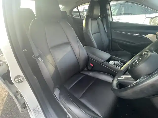 マツダ マツダ３セダン XD Lパッケージ 岡山県 2020(令2)年 3.7万km スノーフレイクホワイトパールマイカ 登録時走行距離36538km/純正ナビ/全方位カメラ/ＢＯＳＥサウンドシステム/ＢＳＭ/クルコン（追従）衝突軽減システム/レーンキープアシスト/オートハイビーム/シートヒーター/ステアリングヒーター/コーナーセンサー/ドラレコ