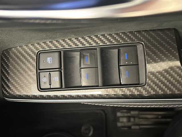 トヨタ クラウン ハイブリッド RS アドバンス 岐阜県 2019(令1)年 7.3万km ホワイトパールクリスタルシャイン サンルーフ/リア電動サンシェード/トヨタセーフティセンス/純正ナビ/Bluetooth/フルセグTV /バックカメラ/レーダークルーズコントロール/ヘッドアップディスプレイ/シートヒーター/ステアリングヒーター/パドルシフト/前席パワーシート/ビルトインETC