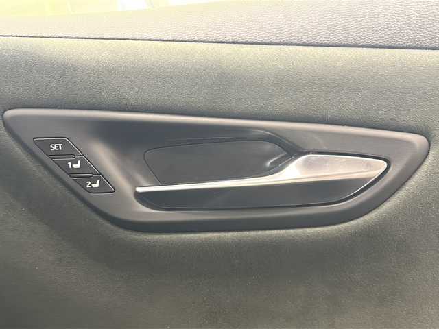 トヨタ クラウン ハイブリッド RS アドバンス 岐阜県 2019(令1)年 7.3万km ホワイトパールクリスタルシャイン サンルーフ/リア電動サンシェード/トヨタセーフティセンス/純正ナビ/Bluetooth/フルセグTV /バックカメラ/レーダークルーズコントロール/ヘッドアップディスプレイ/シートヒーター/ステアリングヒーター/パドルシフト/前席パワーシート/ビルトインETC