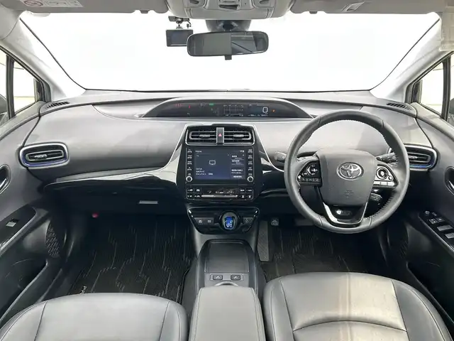トヨタ プリウス S ツーリングセレクション 群馬県 2021(令3)年 3.1万km アティチュードブラックマイカ ワンオーナー/純正ディスプレイオーディオ/　AM/FM/iPhone/BTオーディオ/Miracast/フルセグTV/トヨタセーフティセンス/・プリクラッシュセーフティ/・レーンディパーチャーアラート/・オートマチックハイビーム/・レーダークルーズコントロール/レザーシート/D/N席シートヒーター/ビルトインETC2.0/プッシュスタート/前ドライブレコーダー/ステアリングスイッチ/純正ドアバイザー/純正フロアマット/純正17インチアルミホイール/１００V充電/保証書/取扱説明書/スペアキー