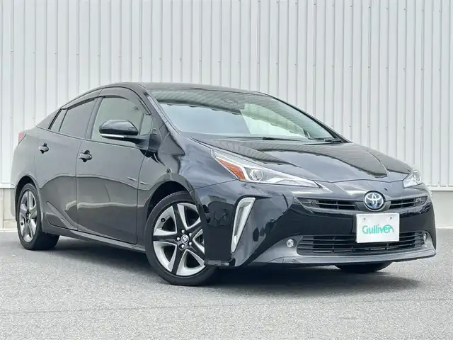 トヨタ プリウス S ツーリングセレクション 群馬県 2021(令3)年 3.1万km アティチュードブラックマイカ ワンオーナー/純正ディスプレイオーディオ/　AM/FM/iPhone/BTオーディオ/Miracast/フルセグTV/トヨタセーフティセンス/・プリクラッシュセーフティ/・レーンディパーチャーアラート/・オートマチックハイビーム/・レーダークルーズコントロール/レザーシート/D/N席シートヒーター/ビルトインETC2.0/プッシュスタート/前ドライブレコーダー/ステアリングスイッチ/純正ドアバイザー/純正フロアマット/純正17インチアルミホイール/１００V充電/保証書/取扱説明書/スペアキー
