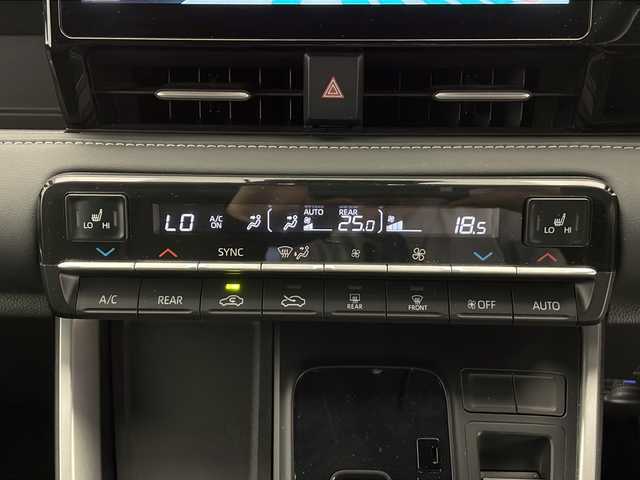 トヨタ ノア ハイブリッド S－Z 長野県 2022(令4)年 2.2万km アティチュードブラックマイカ 4WD/純正SDナビ/Bluetooth/CD/DVD/フルセグTV/バックカメラ/ETC2.0/社外前後ドラレコ/両側パワースライドドア/横滑り防止装置/衝突被害軽減システム/純正ドアバイザー/社外16インチAW付サマータイヤ装着/社外16インチAW付スタッドレスタイヤ積込/純正ドアバイザー/コーナーセンサー/シートヒーター（運転席、助手席）/2列目サンシェード/ステアリングスイッチ/フォグランプ/LEDヘッドライト/スマートキー