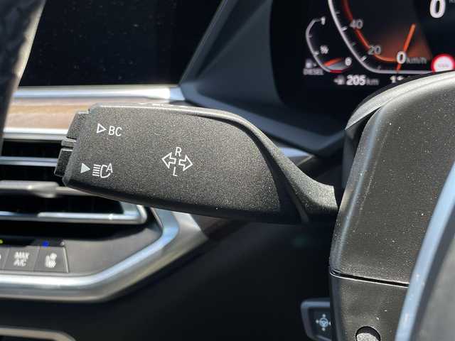 ＢＭＷ ＢＭＷ Ｘ５ xDrive 35d Mスポーツ 東京都 2023(令5)年 1.4万km アルピンホワイトⅢ インテリジェントセーフティ/正面・側面衝突警告/車線逸脱警告/ステアリングサポート/アクティブPDC/ACC/アシストドライブ/ステアリングヒーター/レザーシート/前後シートヒーター/前席エアシート/前席マッサージシート/純正メモリーナビ/360°カメラ/フルセグ/HUD/ジェスチャーコントロール/アームレストヒーター/ウッドパネル/LEDヘッドライト/AHB/パワーリアゲート/ワイヤレス充電/オートホールド/ミラーETC/前後ドライブレコーダー/コンフォートアクセス/電動チルトステアリング/パドルシフト/アンビエントライト/パークベンチレーション/前後エンブレム・アルミホイールセンターキャップ記念バッジ