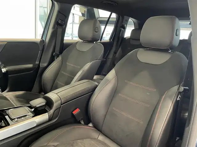 メルセデス・ベンツ Ｍ・ベンツ ＧＬＢ２００ｄ 4マチック AMGライン 愛知県 2022(令4)年 4.6万km デニムブルー パノラミックＳ／Ｒ　/ＭＢＵＸ　/３６０度カメラ　/Ｂｌｕｅｔｏｏｔｈ　/ＵＳＢ　/３６０度カメラ　/ＡＣＣ　/ＬＫＡ　/ＬＤＷ　/ＢＳＭ　/ドライブレコーダー　/ＤＳＲＣＥＴＣ　/アンビエントライト/プッシュスタート/アイドリングストップ/パワーバックドア