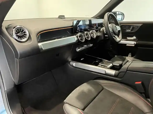 メルセデス・ベンツ Ｍ・ベンツ ＧＬＢ２００ｄ 4マチック AMGライン 愛知県 2022(令4)年 4.6万km デニムブルー パノラミックＳ／Ｒ　/ＭＢＵＸ　/３６０度カメラ　/Ｂｌｕｅｔｏｏｔｈ　/ＵＳＢ　/３６０度カメラ　/ＡＣＣ　/ＬＫＡ　/ＬＤＷ　/ＢＳＭ　/ドライブレコーダー　/ＤＳＲＣＥＴＣ　/アンビエントライト/プッシュスタート/アイドリングストップ/パワーバックドア