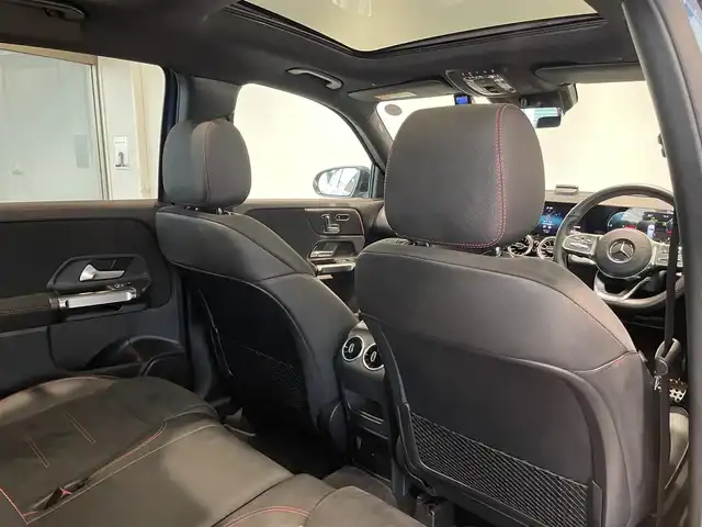 メルセデス・ベンツ Ｍ・ベンツ ＧＬＢ２００ｄ 4マチック AMGライン 愛知県 2022(令4)年 4.6万km デニムブルー パノラミックＳ／Ｒ　/ＭＢＵＸ　/３６０度カメラ　/Ｂｌｕｅｔｏｏｔｈ　/ＵＳＢ　/３６０度カメラ　/ＡＣＣ　/ＬＫＡ　/ＬＤＷ　/ＢＳＭ　/ドライブレコーダー　/ＤＳＲＣＥＴＣ　/アンビエントライト/プッシュスタート/アイドリングストップ/パワーバックドア