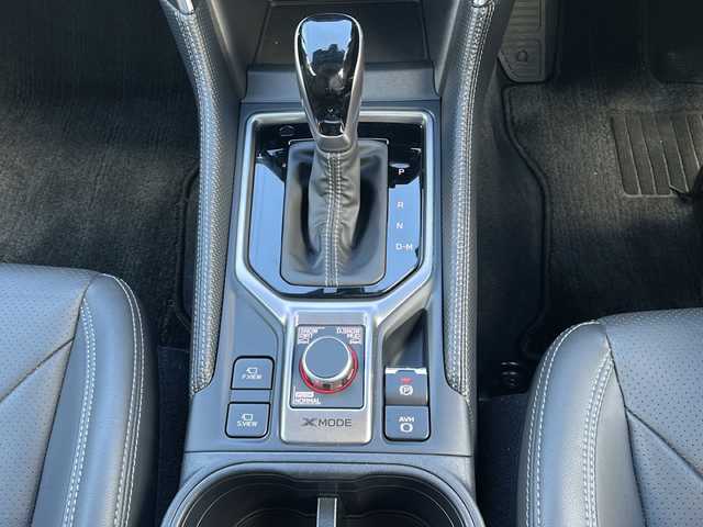 スバル フォレスター ハイブリッド アドバンス 秋田県 2023(令5)年 2.6万km Ｄグリーン ４WD/社外メモリナビ/アイサイト/ステアリングヒーター/レーダークルーズコントロール/Bluetooth/スペアキー/バック＋サイドカメラ/運助シートヒーター/サンルーフ/前後コーナーセンサー/フルセグ/電動リアゲート/ETC