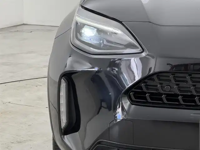 トヨタ ヤリスクロス ハイブリッド Z 福岡県 2021(令3)年 2.8万km ブラックマイカ 純正８型ＤＡナビ　/全方位カメラ　/ビルトインＥＴＣ　/前後ドラレコ　/レーダークルコン　/コーナーセンサー　/衝突被害軽減ブレーキ　/レーンキープ　/ＢＳＭ　/ＰＫＳＢ　/ハーフレザー　/シートヒーター　/パワーバックドア