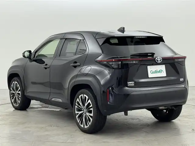 トヨタ ヤリスクロス ハイブリッド Z 福岡県 2021(令3)年 2.8万km ブラックマイカ 純正８型ＤＡナビ　/全方位カメラ　/ビルトインＥＴＣ　/前後ドラレコ　/レーダークルコン　/コーナーセンサー　/衝突被害軽減ブレーキ　/レーンキープ　/ＢＳＭ　/ＰＫＳＢ　/ハーフレザー　/シートヒーター　/パワーバックドア