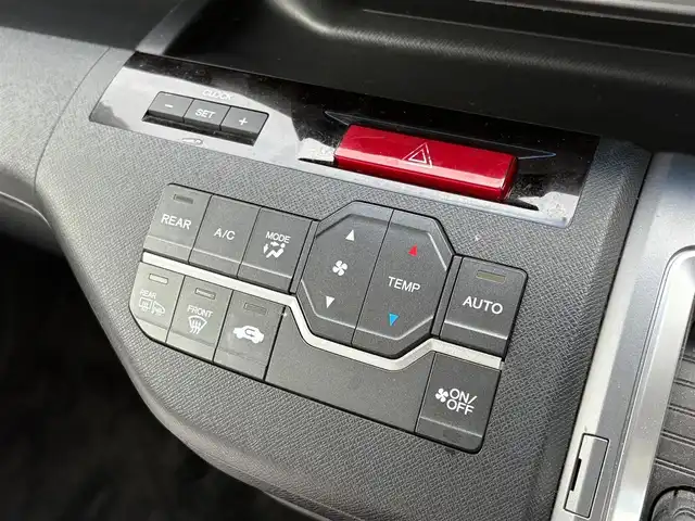 ホンダ ステップワゴン スパーダ Z クールスピリット 大分県 2013(平25)年 6.8万km プレミアムスパークルブラックパール ・8インチGナビ/・フルセグテレビ/・G後席モニター/・両側パワースライド/・パーキングセンサー/・ETC/・ドラレコ前後/・G17AW/・スマートキー