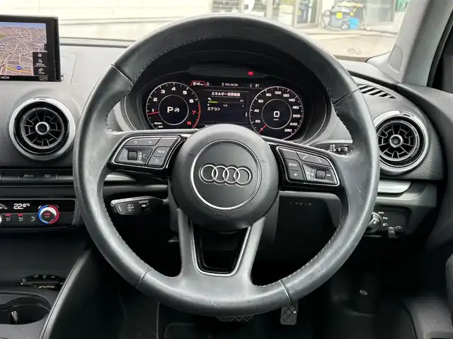 アウディ Ａ３ セダン 30TFSI シグネチャーED 愛知県 2020(令2)年 2.8万km ミトスブラックメタリック ナビプラスパッケージ/アシスタンスパッケージ/純正ナビ/（CD/DVD/USB/BT/AUX）/バックカメラ/衝突軽減ブレーキ/レーダークルーズ/ＬＫＡ/ＢＳＭ/ＬＥＤオートハイビーム/デジタルメーター/ＥＴＣ/電動パーキングブレーキ/スマートキー/プッシュスタート