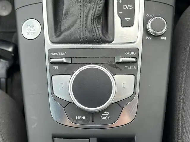 アウディ Ａ３ セダン 30TFSI シグネチャーED 愛知県 2020(令2)年 2.8万km ミトスブラックメタリック ナビプラスパッケージ/アシスタンスパッケージ/純正ナビ/（CD/DVD/USB/BT/AUX）/バックカメラ/衝突軽減ブレーキ/レーダークルーズ/ＬＫＡ/ＢＳＭ/ＬＥＤオートハイビーム/デジタルメーター/ＥＴＣ/電動パーキングブレーキ/スマートキー/プッシュスタート