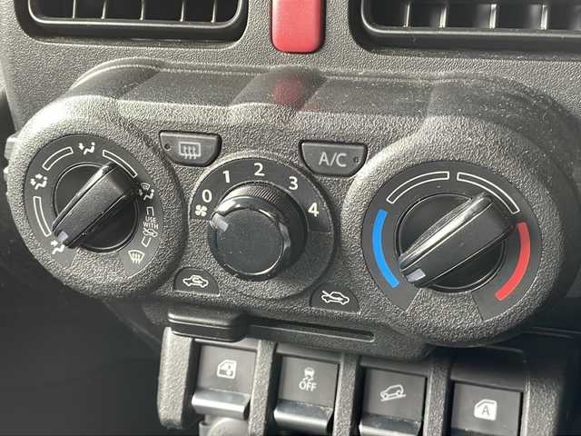 スズキ ジムニー XG 長野県 2020(令2)年 3.8万km ジャングルグリーン ４WD/ストラーダメモリナビTV/Bluetooth/ドライブレコーダー/ETC/キーレス/背面タイヤ/社外フロアマット