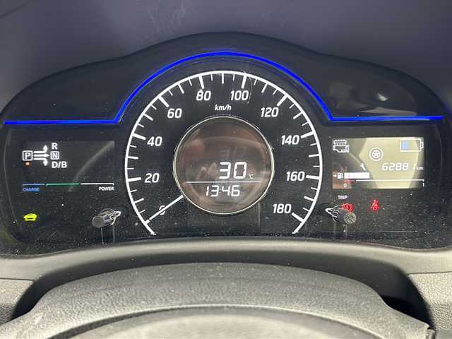 日産 ノート e－パワー X 大阪府 2018(平30)年 6.3万km ホワイト 社外SDナビ/アラウンドビューモニター/ETC/エマージェンシーブレーキ/デジタルインナーミラー/スマートキー/プッシュスタート