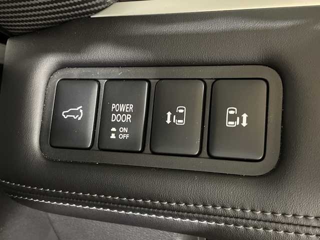 三菱 デリカＤ：５ P 福岡県 2021(令3)年 1.9万km ダイヤモンドブラックマイカ アルパイン11インチメモリナビ/フルセグテレビ/アルパインフリップダウンモニター/オートステップ/ドライブレコーダー/HDMI/クルーズコントロール/両側パワースライドドア/パワーバックドア/ETC/ステアリングヒーター/プッシュスタート