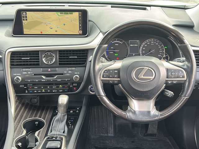 レクサス ＲＸ 450h バージョンL 富山県 2018(平30)年 8.6万km ソニッククォーツ 4WD/ムーンルーフ/純正12.3型ナビ/フルセグTV/バックモニター/ビルトインETC2.0/レーダークルーズコントロール/クリアランスソナー/セーフティシステムプラス/・プリクラッシュセーフティシステム/・レーンキーピングアシスト/・オートマチックハイビーム/後方車両検知/ブラインドスポットモニター/3眼LEDヘッドランプ/本木製/革巻きコンビステアリング/セミアニリン革シート/前席パワーシート/前席シートヒーター/エアシート/純正20インチアルミホイール/スマートエントリー/スタートシステム/禁煙車