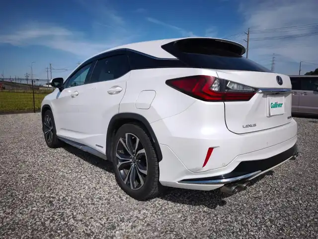 レクサス ＲＸ 450h バージョンL 富山県 2018(平30)年 8.6万km ソニッククォーツ 4WD/ムーンルーフ/純正12.3型ナビ/フルセグTV/バックモニター/ビルトインETC2.0/レーダークルーズコントロール/クリアランスソナー/セーフティシステムプラス/・プリクラッシュセーフティシステム/・レーンキーピングアシスト/・オートマチックハイビーム/後方車両検知/ブラインドスポットモニター/3眼LEDヘッドランプ/本木製/革巻きコンビステアリング/セミアニリン革シート/前席パワーシート/前席シートヒーター/エアシート/純正20インチアルミホイール/スマートエントリー/スタートシステム/禁煙車