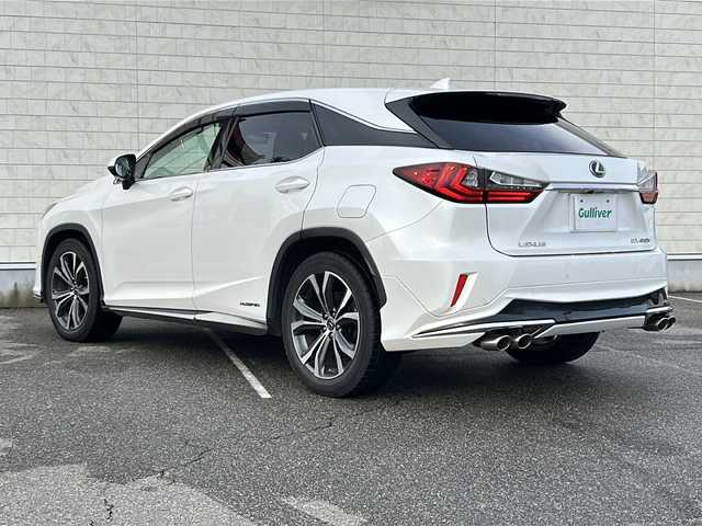 レクサス ＲＸ 450h バージョンL 富山県 2018(平30)年 8.6万km ソニッククォーツ 4WD/ムーンルーフ/純正12.3型ナビ/フルセグTV/バックモニター/ビルトインETC2.0/レーダークルーズコントロール/クリアランスソナー/セーフティシステムプラス/・プリクラッシュセーフティシステム/・レーンキーピングアシスト/・オートマチックハイビーム/後方車両検知/ブラインドスポットモニター/3眼LEDヘッドランプ/本木製/革巻きコンビステアリング/セミアニリン革シート/前席パワーシート/前席シートヒーター/エアシート/純正20インチアルミホイール/スマートエントリー/スタートシステム/禁煙車