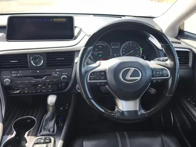 レクサス ＲＸ 450h バージョンL 富山県 2018(平30)年 8.6万km ソニッククォーツ 4WD/ムーンルーフ/純正12.3型ナビ/フルセグTV/バックモニター/ビルトインETC2.0/レーダークルーズコントロール/クリアランスソナー/セーフティシステムプラス/・プリクラッシュセーフティシステム/・レーンキーピングアシスト/・オートマチックハイビーム/後方車両検知/ブラインドスポットモニター/3眼LEDヘッドランプ/本木製/革巻きコンビステアリング/セミアニリン革シート/前席パワーシート/前席シートヒーター/エアシート/純正20インチアルミホイール/スマートエントリー/スタートシステム/禁煙車