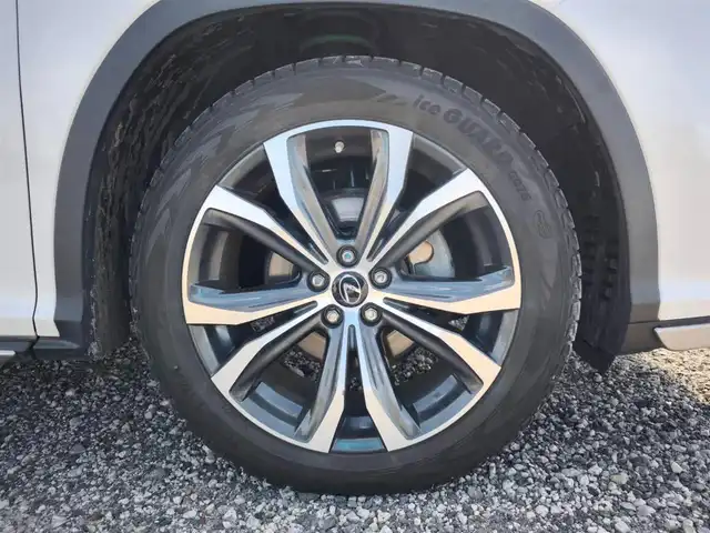 レクサス ＲＸ 450h バージョンL 富山県 2018(平30)年 8.6万km ソニッククォーツ 4WD/ムーンルーフ/純正12.3型ナビ/フルセグTV/バックモニター/ビルトインETC2.0/レーダークルーズコントロール/クリアランスソナー/セーフティシステムプラス/・プリクラッシュセーフティシステム/・レーンキーピングアシスト/・オートマチックハイビーム/後方車両検知/ブラインドスポットモニター/3眼LEDヘッドランプ/本木製/革巻きコンビステアリング/セミアニリン革シート/前席パワーシート/前席シートヒーター/エアシート/純正20インチアルミホイール/スマートエントリー/スタートシステム/禁煙車