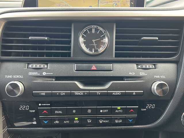 レクサス ＲＸ 450h バージョンL 富山県 2018(平30)年 8.6万km ソニッククォーツ 4WD/ムーンルーフ/純正12.3型ナビ/フルセグTV/バックモニター/ビルトインETC2.0/レーダークルーズコントロール/クリアランスソナー/セーフティシステムプラス/・プリクラッシュセーフティシステム/・レーンキーピングアシスト/・オートマチックハイビーム/後方車両検知/ブラインドスポットモニター/3眼LEDヘッドランプ/本木製/革巻きコンビステアリング/セミアニリン革シート/前席パワーシート/前席シートヒーター/エアシート/純正20インチアルミホイール/スマートエントリー/スタートシステム/禁煙車