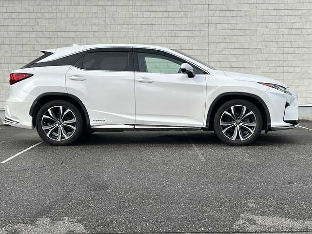 レクサス ＲＸ 450h バージョンL 富山県 2018(平30)年 8.6万km ソニッククォーツ 4WD/ムーンルーフ/純正12.3型ナビ/フルセグTV/バックモニター/ビルトインETC2.0/レーダークルーズコントロール/クリアランスソナー/セーフティシステムプラス/・プリクラッシュセーフティシステム/・レーンキーピングアシスト/・オートマチックハイビーム/後方車両検知/ブラインドスポットモニター/3眼LEDヘッドランプ/本木製/革巻きコンビステアリング/セミアニリン革シート/前席パワーシート/前席シートヒーター/エアシート/純正20インチアルミホイール/スマートエントリー/スタートシステム/禁煙車