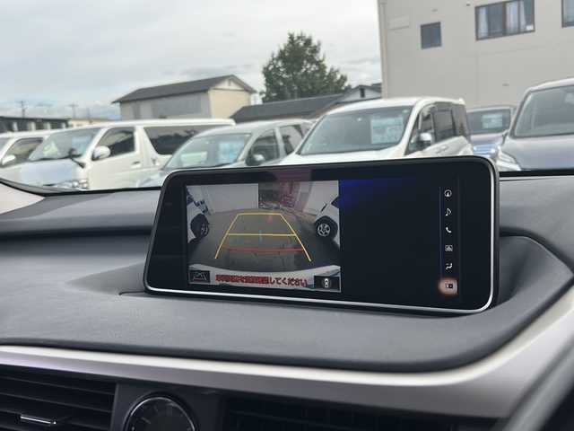 レクサス ＲＸ 450h バージョンL 富山県 2018(平30)年 8.6万km ソニッククォーツ 4WD/ムーンルーフ/純正12.3型ナビ/フルセグTV/バックモニター/ビルトインETC2.0/レーダークルーズコントロール/クリアランスソナー/セーフティシステムプラス/・プリクラッシュセーフティシステム/・レーンキーピングアシスト/・オートマチックハイビーム/後方車両検知/ブラインドスポットモニター/3眼LEDヘッドランプ/本木製/革巻きコンビステアリング/セミアニリン革シート/前席パワーシート/前席シートヒーター/エアシート/純正20インチアルミホイール/スマートエントリー/スタートシステム/禁煙車