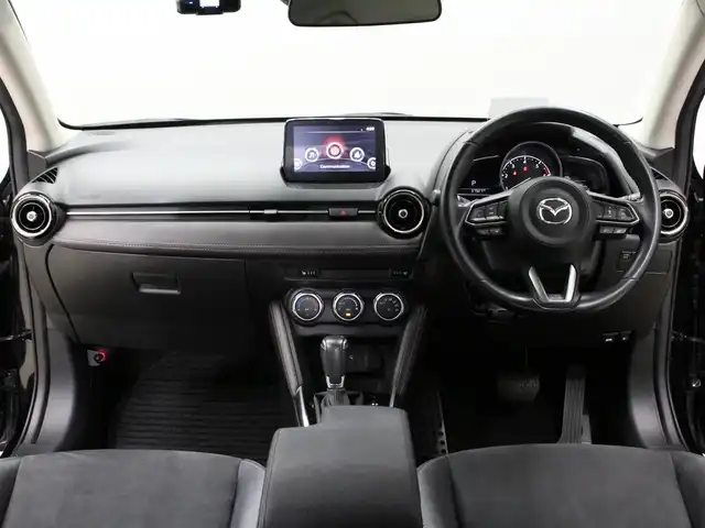 マツダ デミオ XD ツーリング Lパッケージ 三重県 2018(平30)年 3.8万km ジェットブラックマイカ 前進時アドバンストスマートシティブレーキサポート/後退時スマートシティブレーキサポート/アイドリングストップ/マツダコネクト/・7インチWVGAセンターディスプレイ/・地デジTV/・Bluetooth/360度ビューモニター/リアクロストラフィックアラート/レーダークルーズコントロール/車線逸脱警報システム/ブラインドスポットモニター/ヘッドアップディスプレイ/COOAUドライブレコーダー/前席シートヒーター/ビルトインETC/純正16インチグレーメタリック塗装アルミホイール/シグネチャーランプ付LEDヘッドランプ/・オートライト/ハイビームコントロールシステム/LEDフロントフォグランプ/プッシュエンジンスタート/アドバンストキーレスエントリーシステム/新車時保証書/取扱説明書