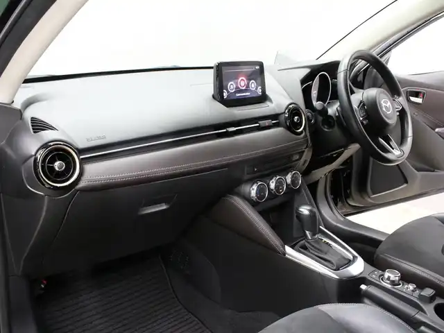 マツダ デミオ XD ツーリング Lパッケージ 三重県 2018(平30)年 3.8万km ジェットブラックマイカ 前進時アドバンストスマートシティブレーキサポート/後退時スマートシティブレーキサポート/アイドリングストップ/マツダコネクト/・7インチWVGAセンターディスプレイ/・地デジTV/・Bluetooth/360度ビューモニター/リアクロストラフィックアラート/レーダークルーズコントロール/車線逸脱警報システム/ブラインドスポットモニター/ヘッドアップディスプレイ/COOAUドライブレコーダー/前席シートヒーター/ビルトインETC/純正16インチグレーメタリック塗装アルミホイール/シグネチャーランプ付LEDヘッドランプ/・オートライト/ハイビームコントロールシステム/LEDフロントフォグランプ/プッシュエンジンスタート/アドバンストキーレスエントリーシステム/新車時保証書/取扱説明書