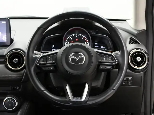 マツダ デミオ XD ツーリング Lパッケージ 三重県 2018(平30)年 3.8万km ジェットブラックマイカ 前進時アドバンストスマートシティブレーキサポート/後退時スマートシティブレーキサポート/アイドリングストップ/マツダコネクト/・7インチWVGAセンターディスプレイ/・地デジTV/・Bluetooth/360度ビューモニター/リアクロストラフィックアラート/レーダークルーズコントロール/車線逸脱警報システム/ブラインドスポットモニター/ヘッドアップディスプレイ/COOAUドライブレコーダー/前席シートヒーター/ビルトインETC/純正16インチグレーメタリック塗装アルミホイール/シグネチャーランプ付LEDヘッドランプ/・オートライト/ハイビームコントロールシステム/LEDフロントフォグランプ/プッシュエンジンスタート/アドバンストキーレスエントリーシステム/新車時保証書/取扱説明書