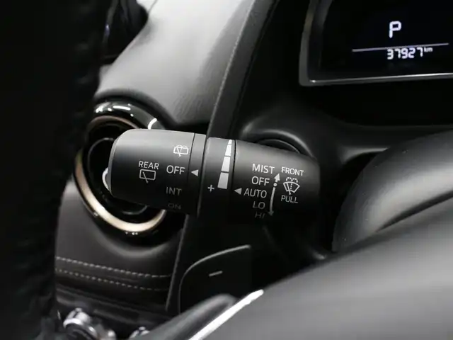 マツダ デミオ XD ツーリング Lパッケージ 三重県 2018(平30)年 3.8万km ジェットブラックマイカ 前進時アドバンストスマートシティブレーキサポート/後退時スマートシティブレーキサポート/アイドリングストップ/マツダコネクト/・7インチWVGAセンターディスプレイ/・地デジTV/・Bluetooth/360度ビューモニター/リアクロストラフィックアラート/レーダークルーズコントロール/車線逸脱警報システム/ブラインドスポットモニター/ヘッドアップディスプレイ/COOAUドライブレコーダー/前席シートヒーター/ビルトインETC/純正16インチグレーメタリック塗装アルミホイール/シグネチャーランプ付LEDヘッドランプ/・オートライト/ハイビームコントロールシステム/LEDフロントフォグランプ/プッシュエンジンスタート/アドバンストキーレスエントリーシステム/新車時保証書/取扱説明書