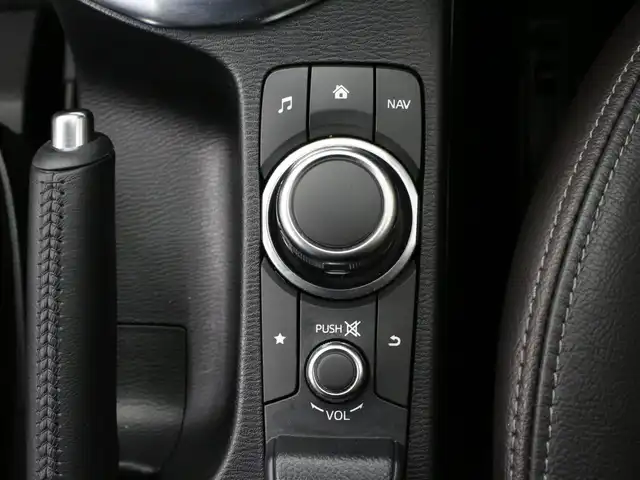 マツダ デミオ XD ツーリング Lパッケージ 三重県 2018(平30)年 3.8万km ジェットブラックマイカ 前進時アドバンストスマートシティブレーキサポート/後退時スマートシティブレーキサポート/アイドリングストップ/マツダコネクト/・7インチWVGAセンターディスプレイ/・地デジTV/・Bluetooth/360度ビューモニター/リアクロストラフィックアラート/レーダークルーズコントロール/車線逸脱警報システム/ブラインドスポットモニター/ヘッドアップディスプレイ/COOAUドライブレコーダー/前席シートヒーター/ビルトインETC/純正16インチグレーメタリック塗装アルミホイール/シグネチャーランプ付LEDヘッドランプ/・オートライト/ハイビームコントロールシステム/LEDフロントフォグランプ/プッシュエンジンスタート/アドバンストキーレスエントリーシステム/新車時保証書/取扱説明書