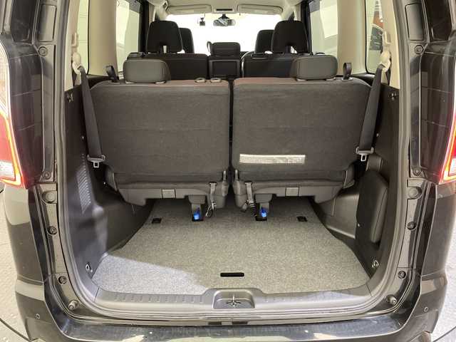 日産 セレナ 愛媛県 2019(令1)年 3.4万km ダイヤモンドブラック ８型ナビ/フルセグ／Ｂｌｕｅｔｏｏｔｈ／ＵＳＢ/全方位カメラ/ＡＬＰＩＮＥ後席モニター/衝突軽減ブレーキ/クルーズコントロール/ＥＴＣ/前方ドライブレコーダー/両側パワースライドドア/前後コーナーセンサー/LEDヘッドライト/パーキングアシスト