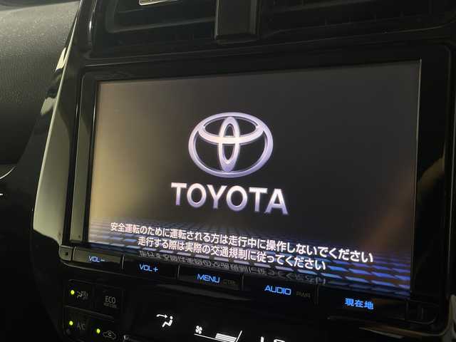 トヨタ プリウス S 福岡県 2016(平28)年 5.2万km ダークブルーマイカM 純正9インチメモリナビ/・CD/DVD/BT/フルセグTV/・バックモニター/エアロ（F/S/R）/トヨタセーフティセンス/・プリクラッシュセーフティ/・レーンディパーチャーアラート/・オートハイビーム/・レーダークルーズコントロール/前方ドライブレコーダー/ETC/LEDヘッドライト/・オートライト/・フォグランプ/革巻きステアリング/・ステアリングリモコン/スマートキー/・プッシュスタート/・スペアキー/純正フロアマット/純正ドアバイザー