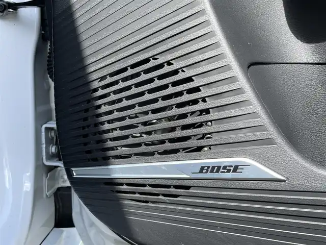 日産 オーラ G 福岡県 2022(令4)年 3万km ピュアホワイトパール ワンオーナー/純正メーカーナビ/（フルセグTV/Bluetooth/ラジオ）/アラウンドビューモニター/プロパイロット機能/レーダークルーズコントロール/デジタルコックピット/BOSEプレミアムサウンド/(ヘッドレストスピーカー）/置くだけ充電/前席シートヒーター/ハーフレザーシート/電動パーキングブレーキ/オートブレーキホールド/ブラインドスポットモニター/ビルトインETC/ドライブレコーダー/ステアリングヒーター/純正フロアマット/スペアキー/取扱説明書/保証書