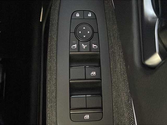 日産 オーラ G 山口県 2022(令4)年 3万km ピュアホワイトパール ワンオーナー/純正メーカーナビ/（フルセグTV/Bluetooth/ラジオ）/アラウンドビューモニター/プロパイロット機能/レーダークルーズコントロール/デジタルコックピット/BOSEプレミアムサウンド/(ヘッドレストスピーカー）/置くだけ充電/前席シートヒーター/ハーフレザーシート/電動パーキングブレーキ/オートブレーキホールド/ブラインドスポットモニター/ビルトインETC/ドライブレコーダー/ステアリングヒーター/純正フロアマット/スペアキー/取扱説明書/保証書