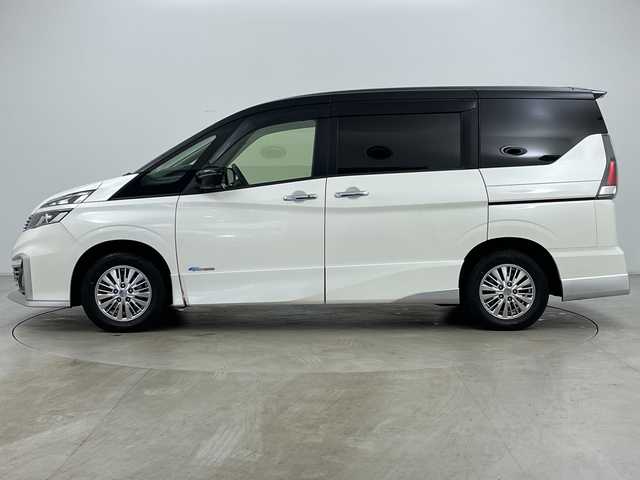 日産 セレナ ライダー 道央・札幌 2017(平29)年 7万km ブリリアントホワイトパール 2トーン ・4WD/・寒冷地仕様/・純正ナビ&CD&DVD&BT&SD&USB&TV/・純正フリップダウンモニター/・インテリジェントアラウンドビューモニター/・バック/サイド/フロントカメラ/・両側パワースライドドア/・ハンズフリーオートスライドドア/・プロパイロット/・パーキングアシスト/・インテリジェントエマージェンシーブレーキ/・純正ドライブレコーダー/・純正デジタルインナーミラー/・前席シートヒーター/・電動格納ミラー/・ドアミラーヒーター/・LEDヘッドライト/・フォグランプ/・オートライト/・スマートキー/・保証書/・取扱説明書