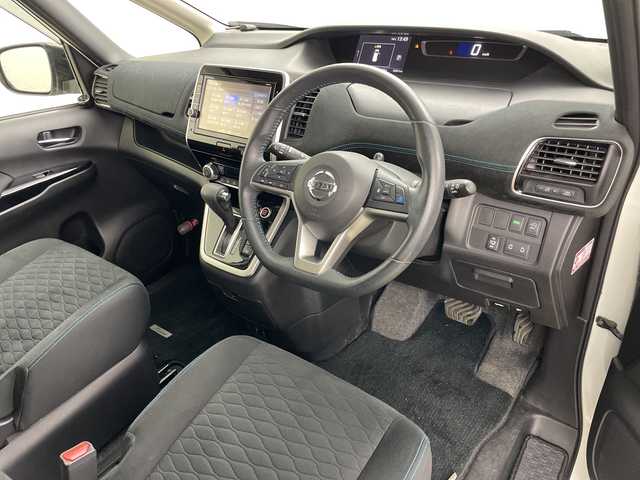 日産 セレナ ライダー 道央・札幌 2017(平29)年 7万km ブリリアントホワイトパール 2トーン ・4WD/・寒冷地仕様/・純正ナビ&CD&DVD&BT&SD&USB&TV/・純正フリップダウンモニター/・インテリジェントアラウンドビューモニター/・バック/サイド/フロントカメラ/・両側パワースライドドア/・ハンズフリーオートスライドドア/・プロパイロット/・パーキングアシスト/・インテリジェントエマージェンシーブレーキ/・純正ドライブレコーダー/・純正デジタルインナーミラー/・前席シートヒーター/・電動格納ミラー/・ドアミラーヒーター/・LEDヘッドライト/・フォグランプ/・オートライト/・スマートキー/・保証書/・取扱説明書