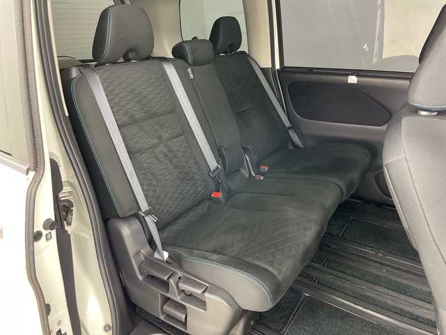 日産 セレナ ライダー 道央・札幌 2017(平29)年 7万km ブリリアントホワイトパール 2トーン ・4WD/・寒冷地仕様/・純正ナビ&CD&DVD&BT&SD&USB&TV/・純正フリップダウンモニター/・インテリジェントアラウンドビューモニター/・バック/サイド/フロントカメラ/・両側パワースライドドア/・ハンズフリーオートスライドドア/・プロパイロット/・パーキングアシスト/・インテリジェントエマージェンシーブレーキ/・純正ドライブレコーダー/・純正デジタルインナーミラー/・前席シートヒーター/・電動格納ミラー/・ドアミラーヒーター/・LEDヘッドライト/・フォグランプ/・オートライト/・スマートキー/・保証書/・取扱説明書